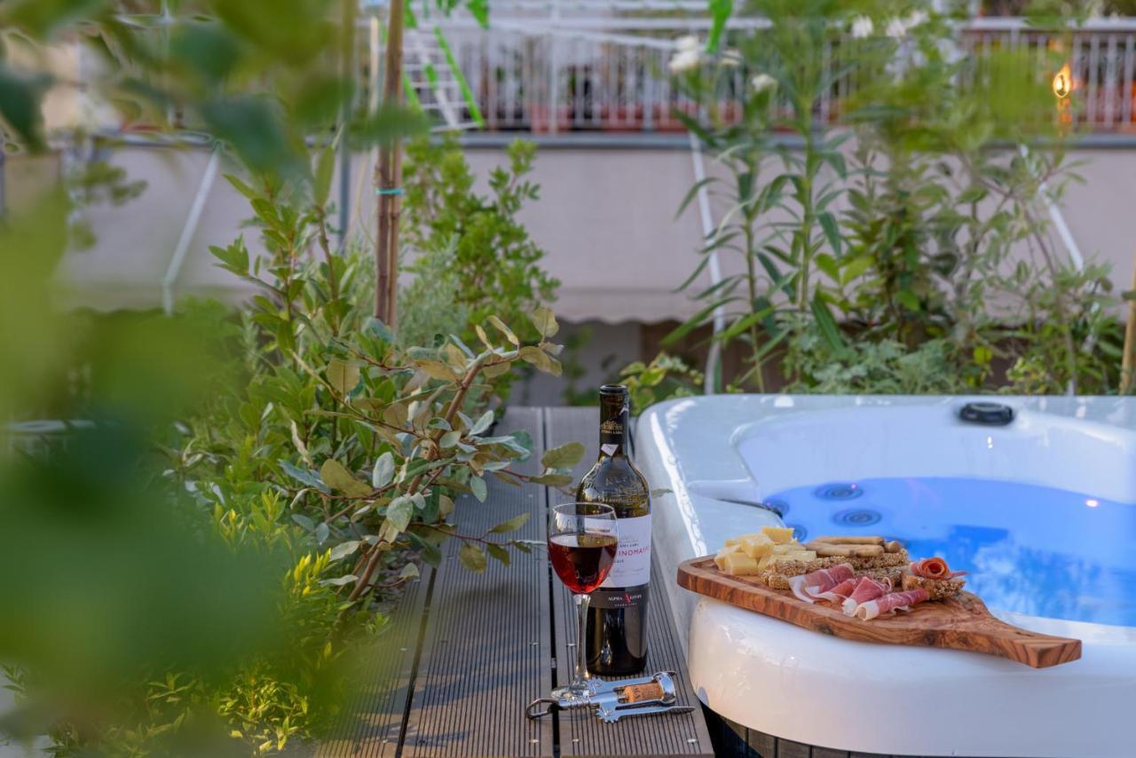 Meno Suite With Private Terrace - Jaccuzzi, Acropolis View Афины Экстерьер фото